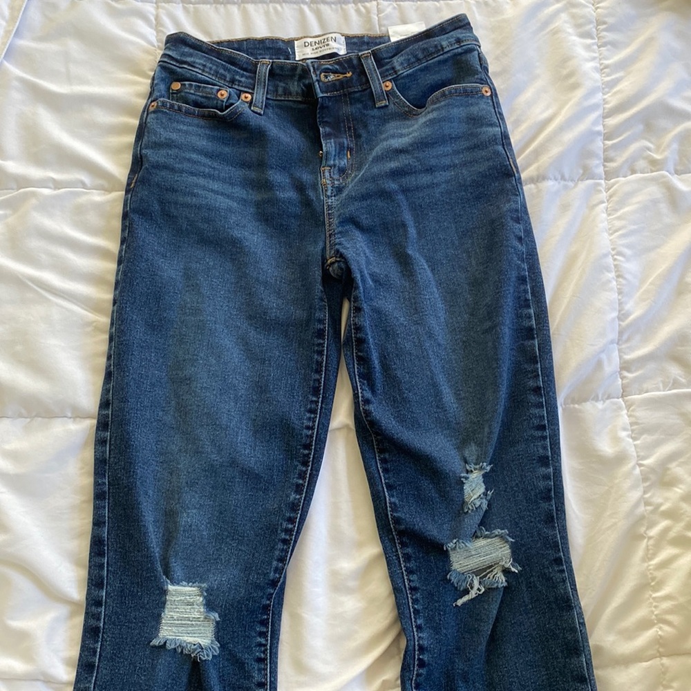 Dark Blue Levi’s Jeans